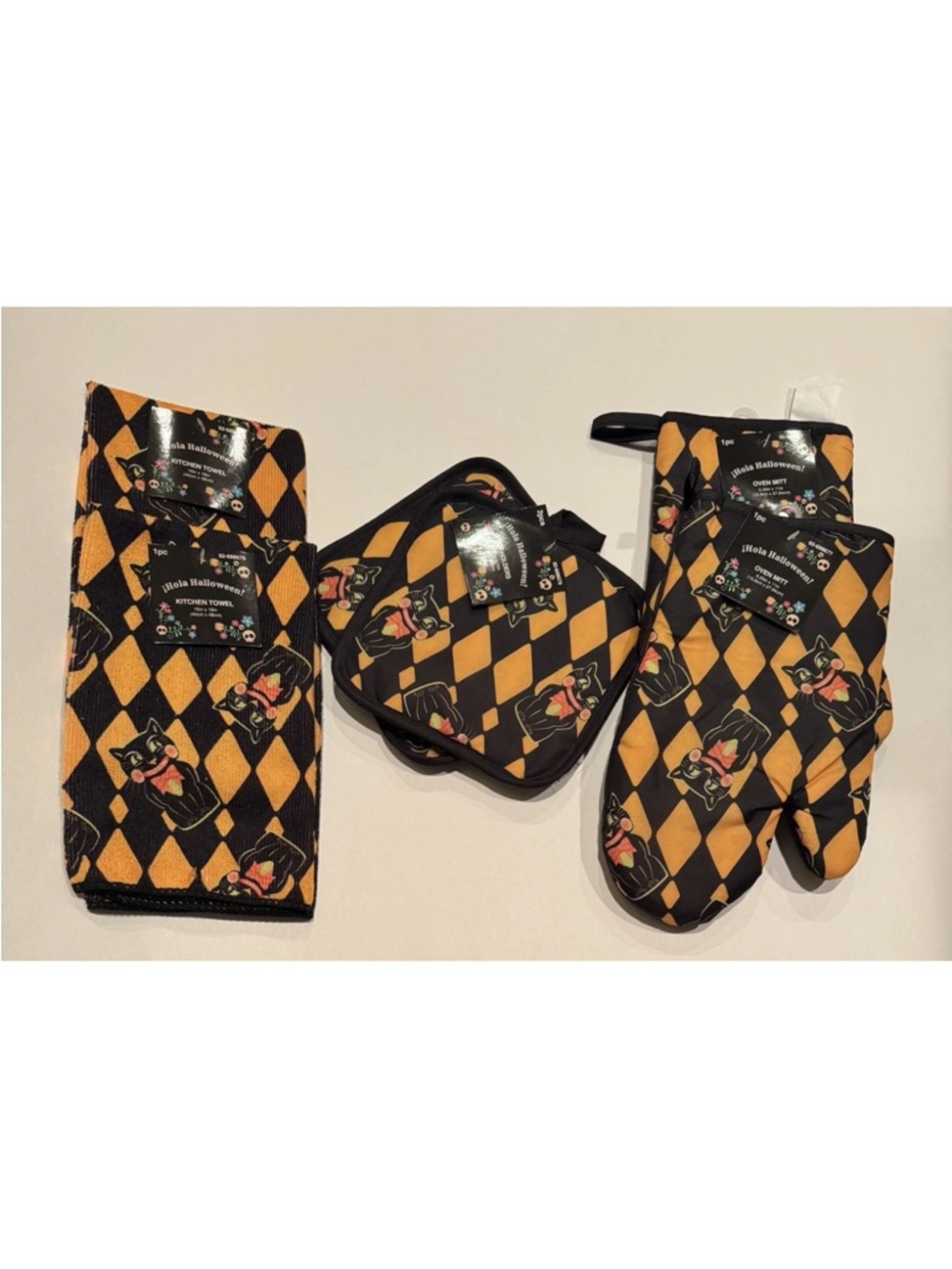 Hola Halloween Oven Mitts / Kitchen Towels / Pot Holders Set of 6